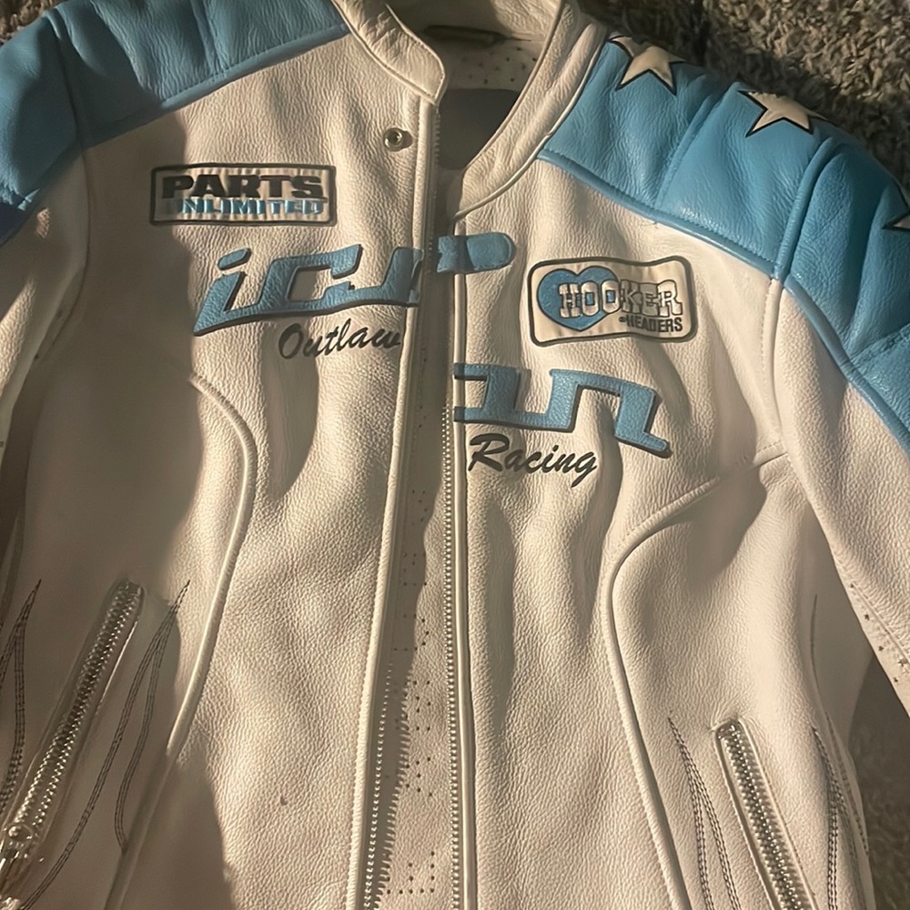Icon brand kitty jacket size large in excellent condition